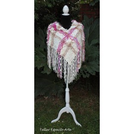 Poncho con broches
