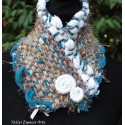 Cuello con broche
