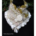 Cuello con broche
