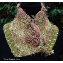 Cuello con broche