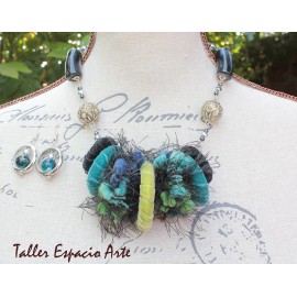 Collar corto con argollas forradas con Aros