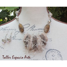 Collar corto con argollas forradas con Aros