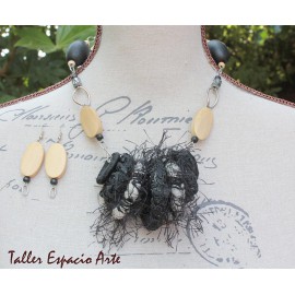 Collar corto con argollas forradas con Aros