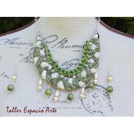 Collar corto con trenzas y Aros