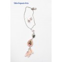 Collar largo bordado y borlas