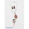 Collar largo bordado y borlas